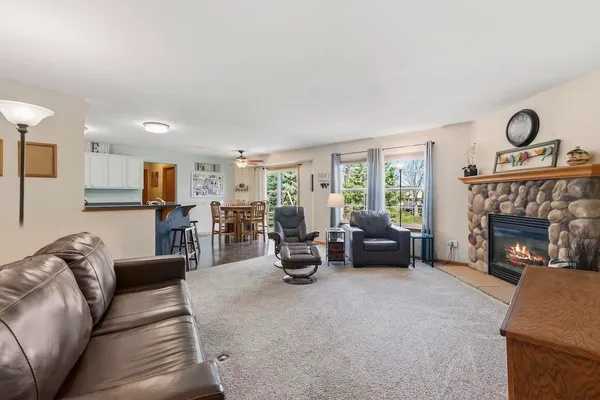 $559,900 | 1189 Mockingbird Drive, Oconomowoc, WI 53066