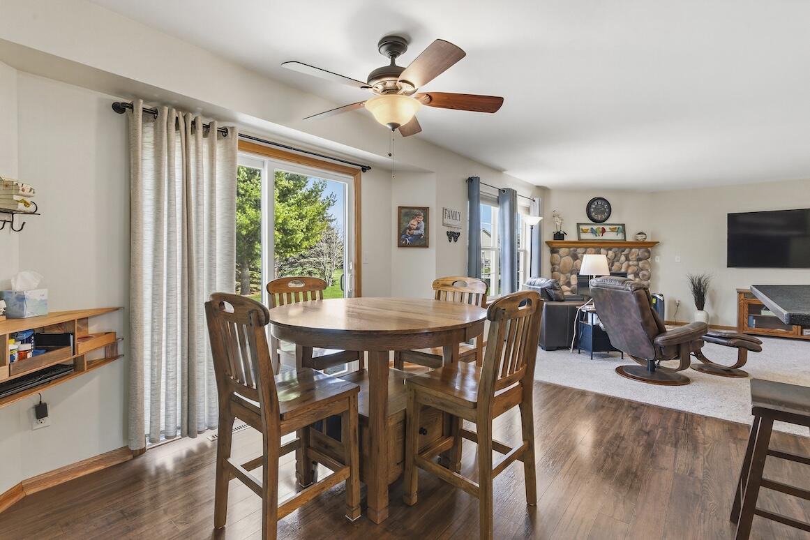 1189 Mockingbird Drive Oconomowoc, WI 53066 - Photo 10 of 31 Dining Area