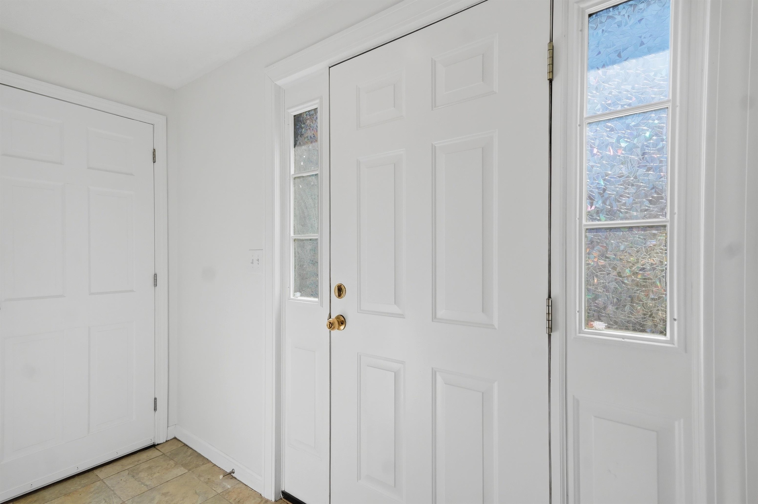 45 Stacey Circle Windham, NH 03087 - Photo 14 of 60