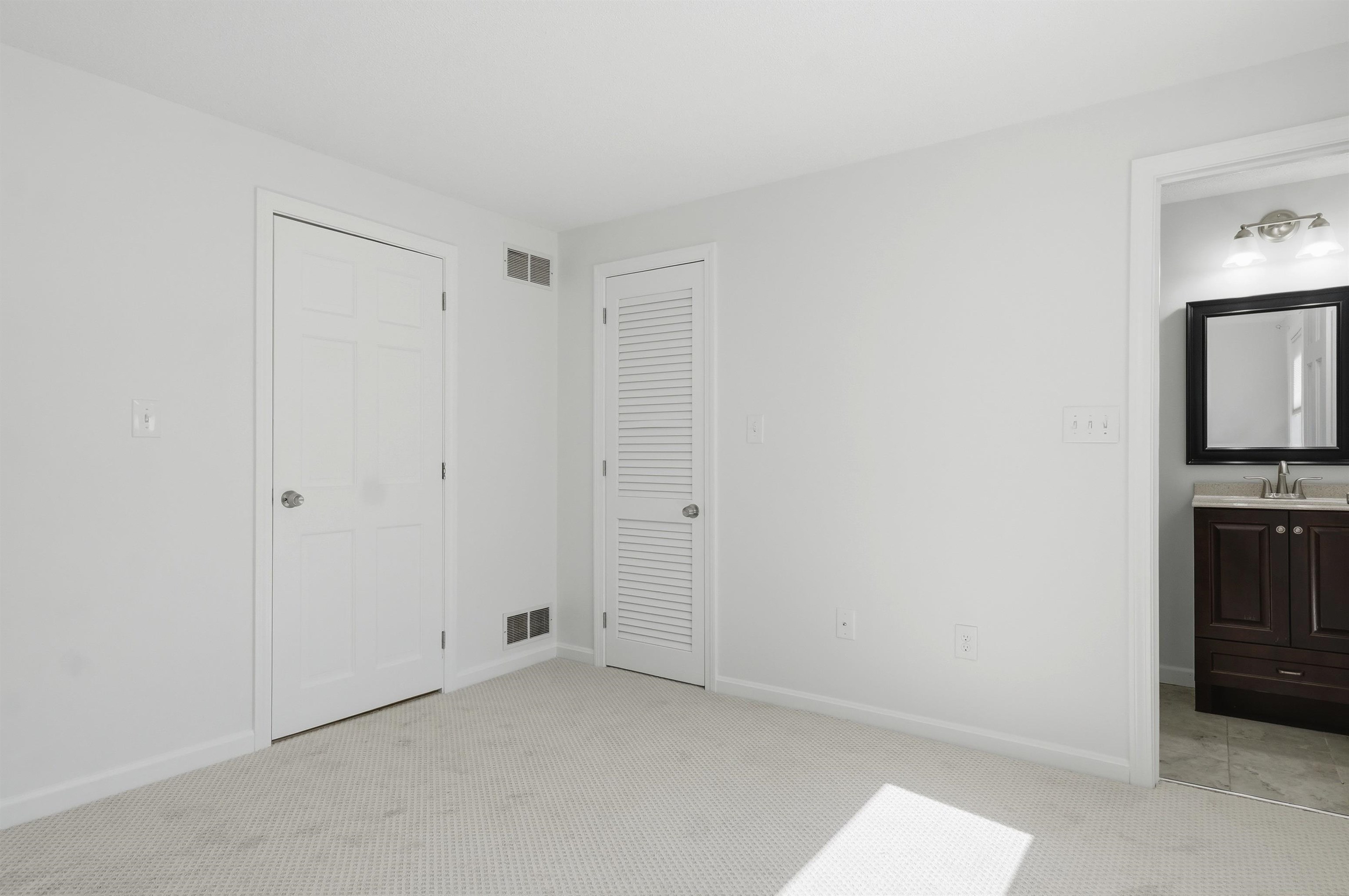 45 Stacey Circle Windham, NH 03087 - Photo 30 of 58