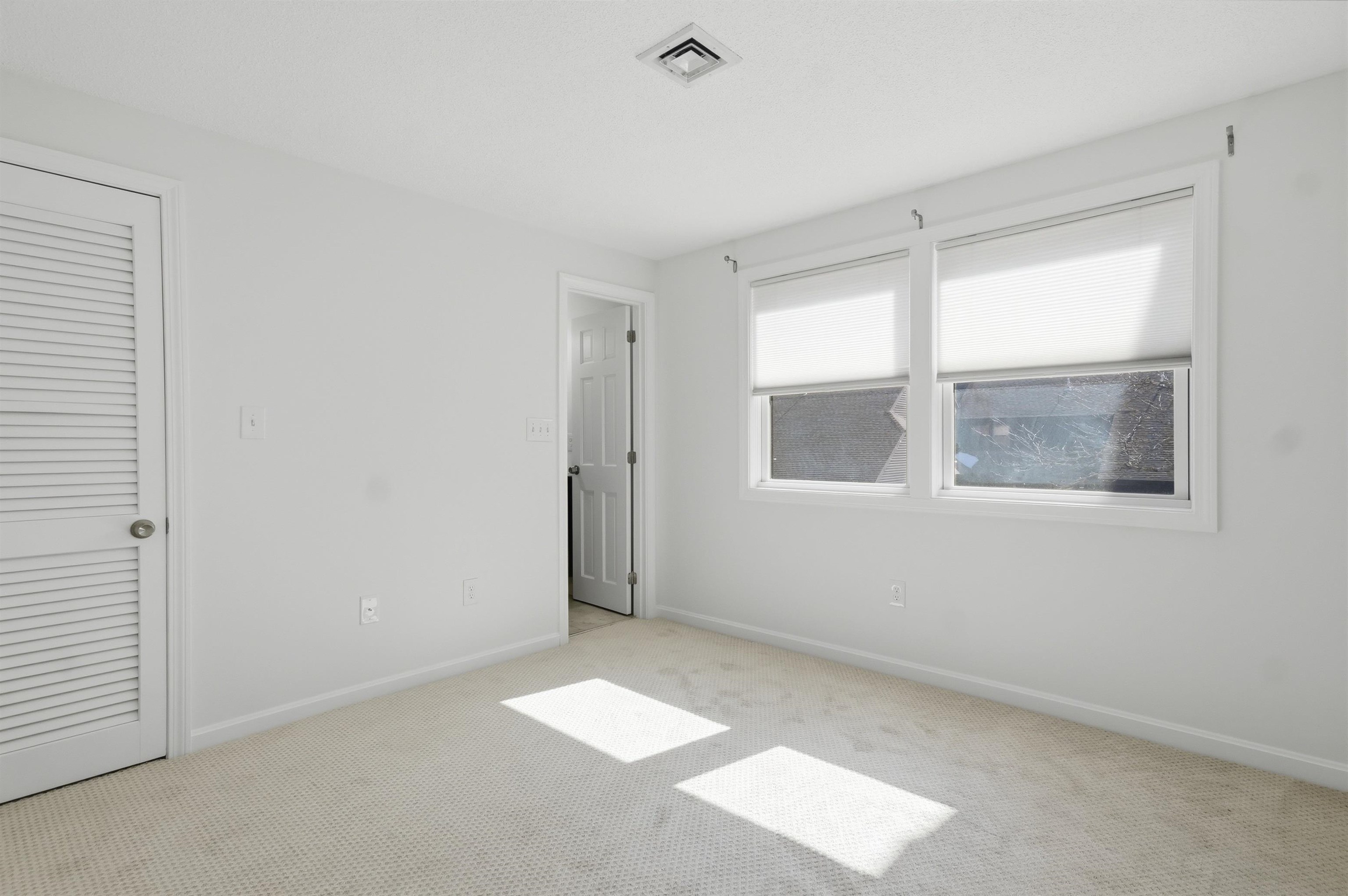 45 Stacey Circle Windham, NH 03087 - Photo 34 of 60