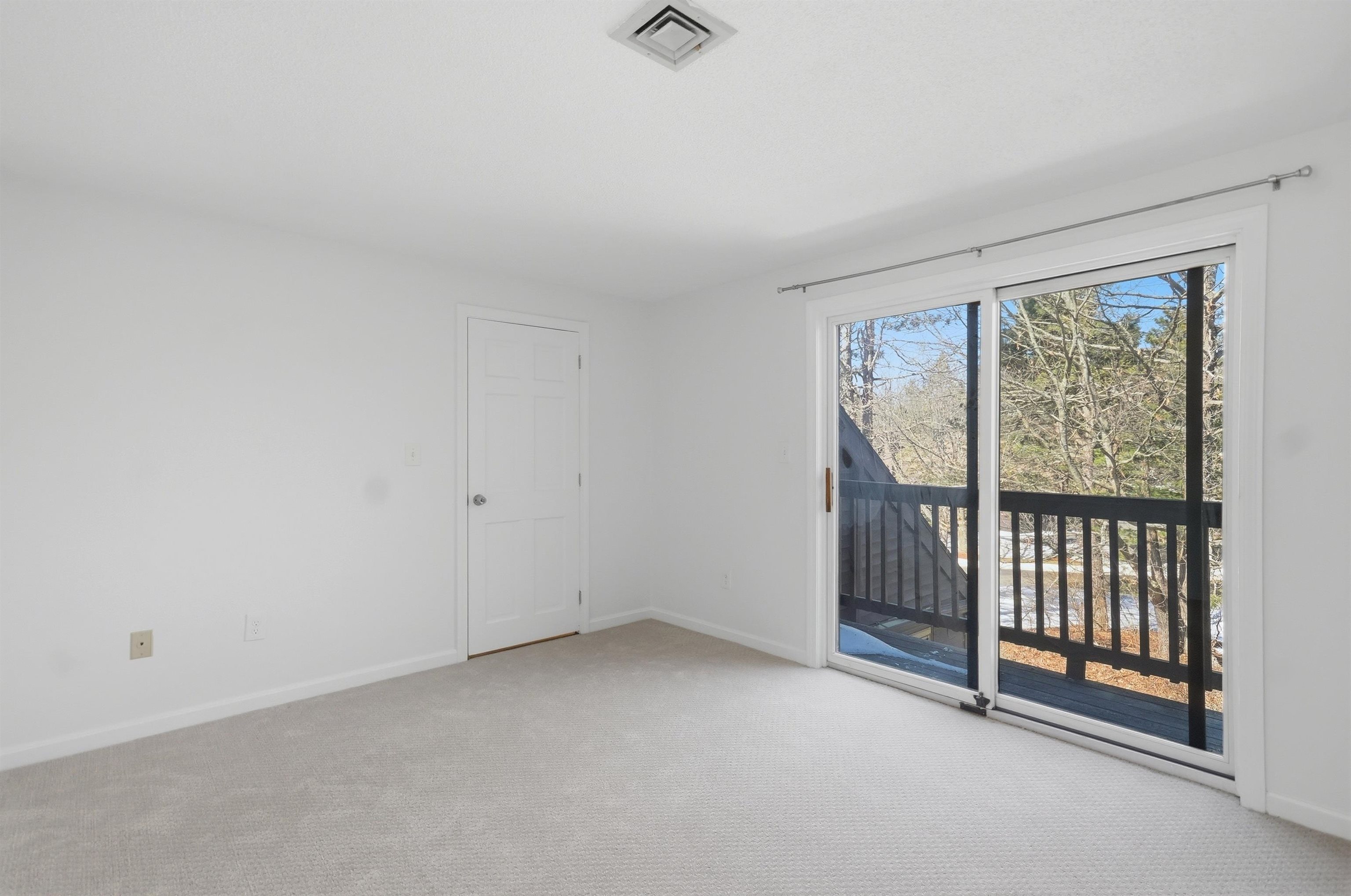45 Stacey Circle Windham, NH 03087 - Photo 38 of 58