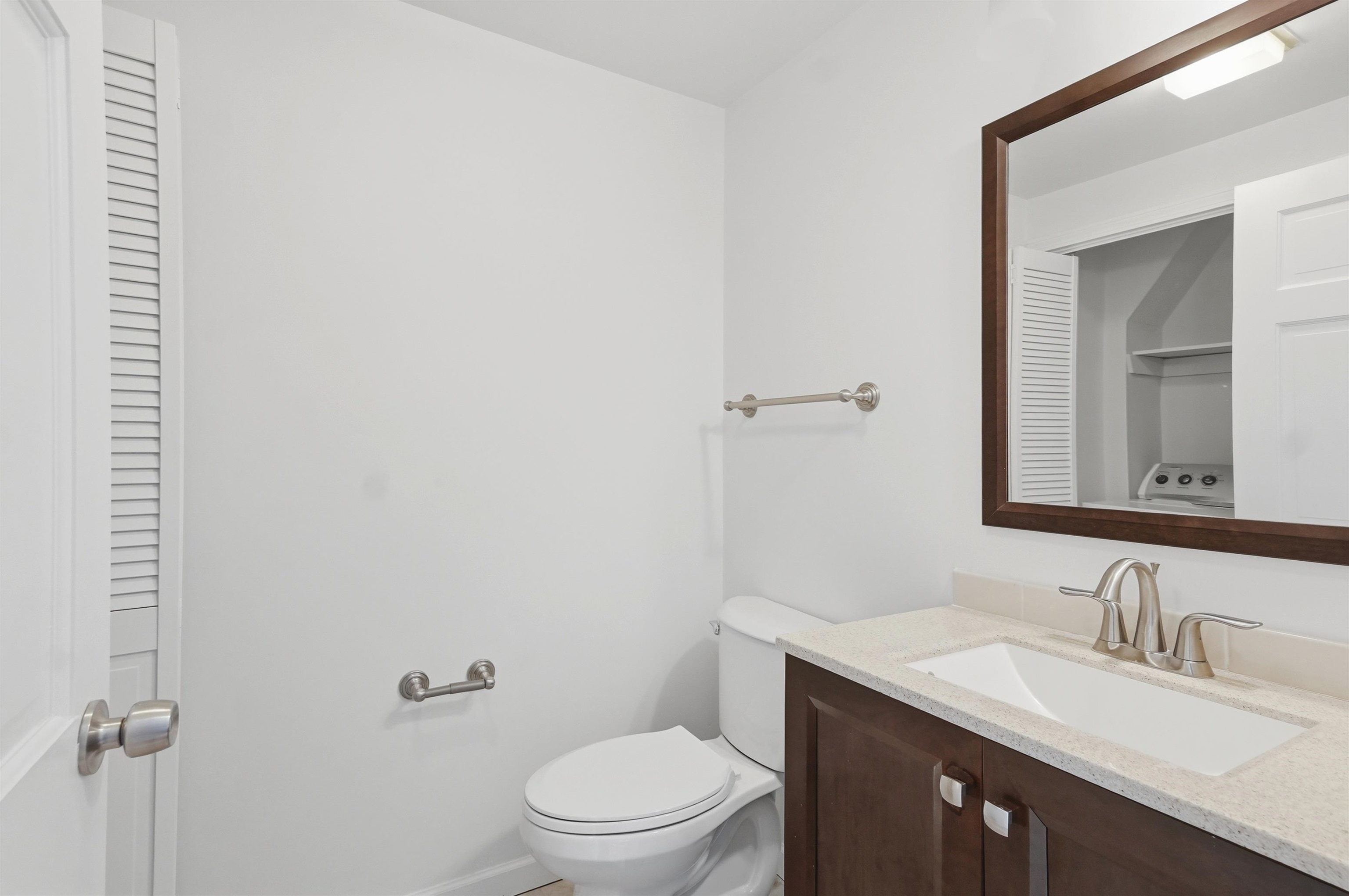 45 Stacey Circle Windham, NH 03087 - Photo 7 of 60