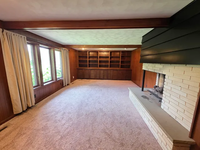 an empty room with closet