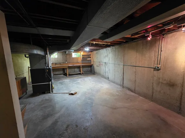 a view of a garage room