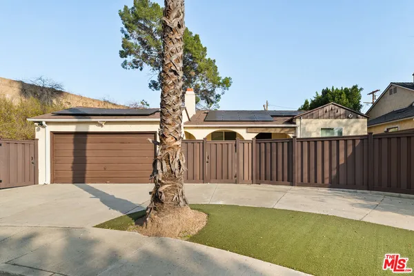 $6,350 | 4530 Bakman Avenue, North Hollywood, CA 91602