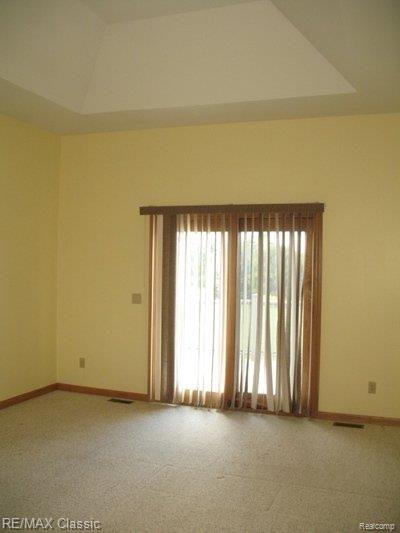 7580 Dell Road Saline, MI 48176 - Photo 8 of 17 TRAY CEILING & DOORWALL IN MSTR