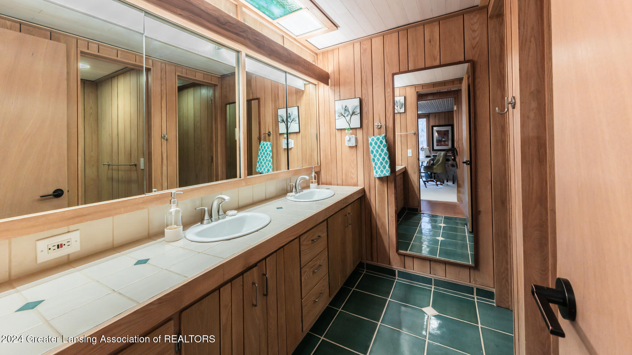 4045 Van Atta Road Okemos, MI 48864 - Photo 24 of 41 4045VanAtta25