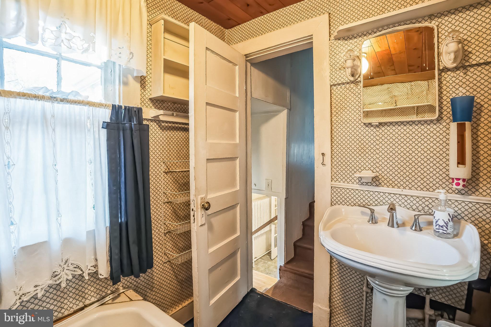 10210 Capitol View Avenue Silver Spring, MD 20910 - Photo 13 of 18