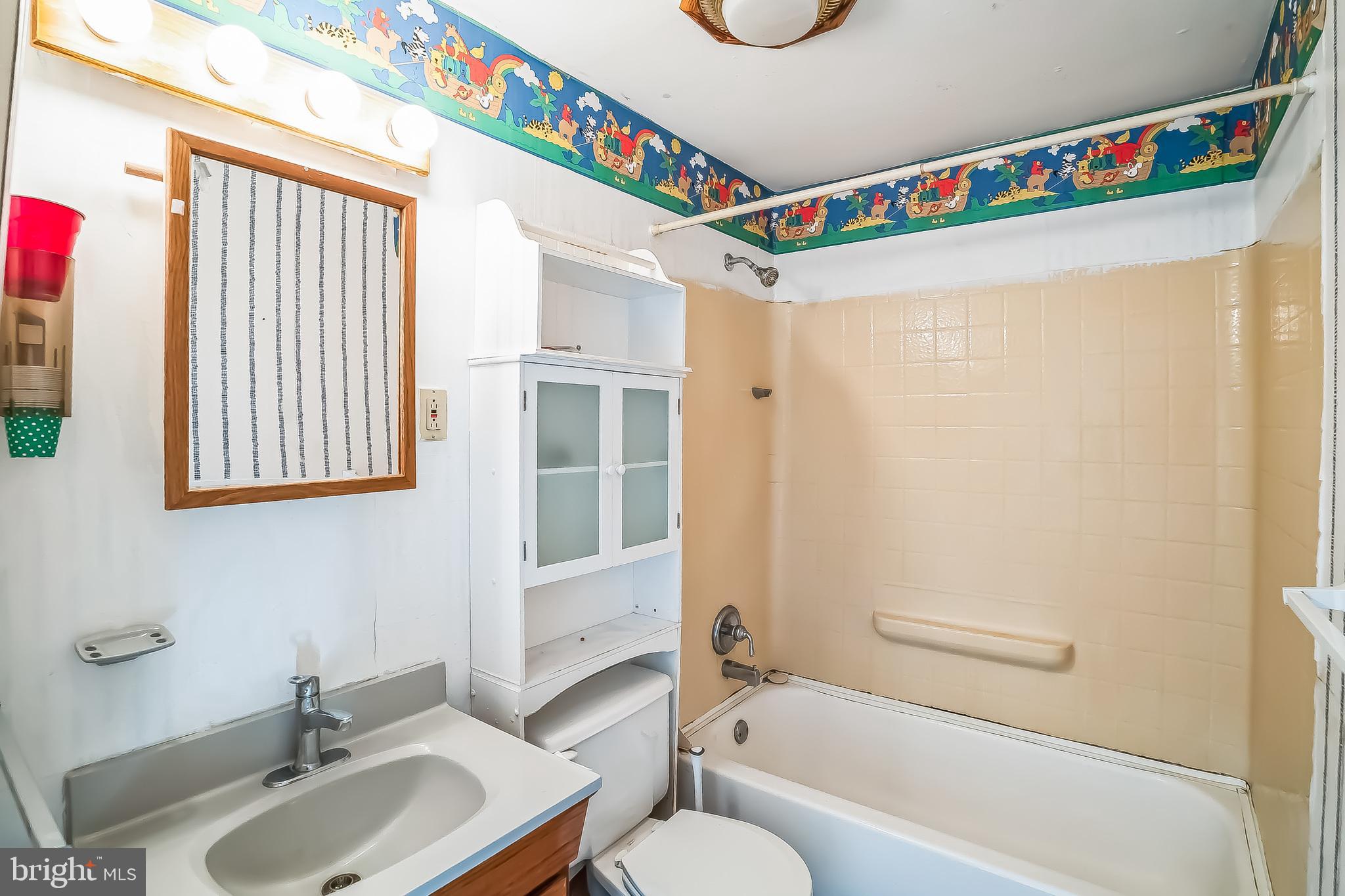 10210 Capitol View Avenue Silver Spring, MD 20910 - Photo 14 of 18