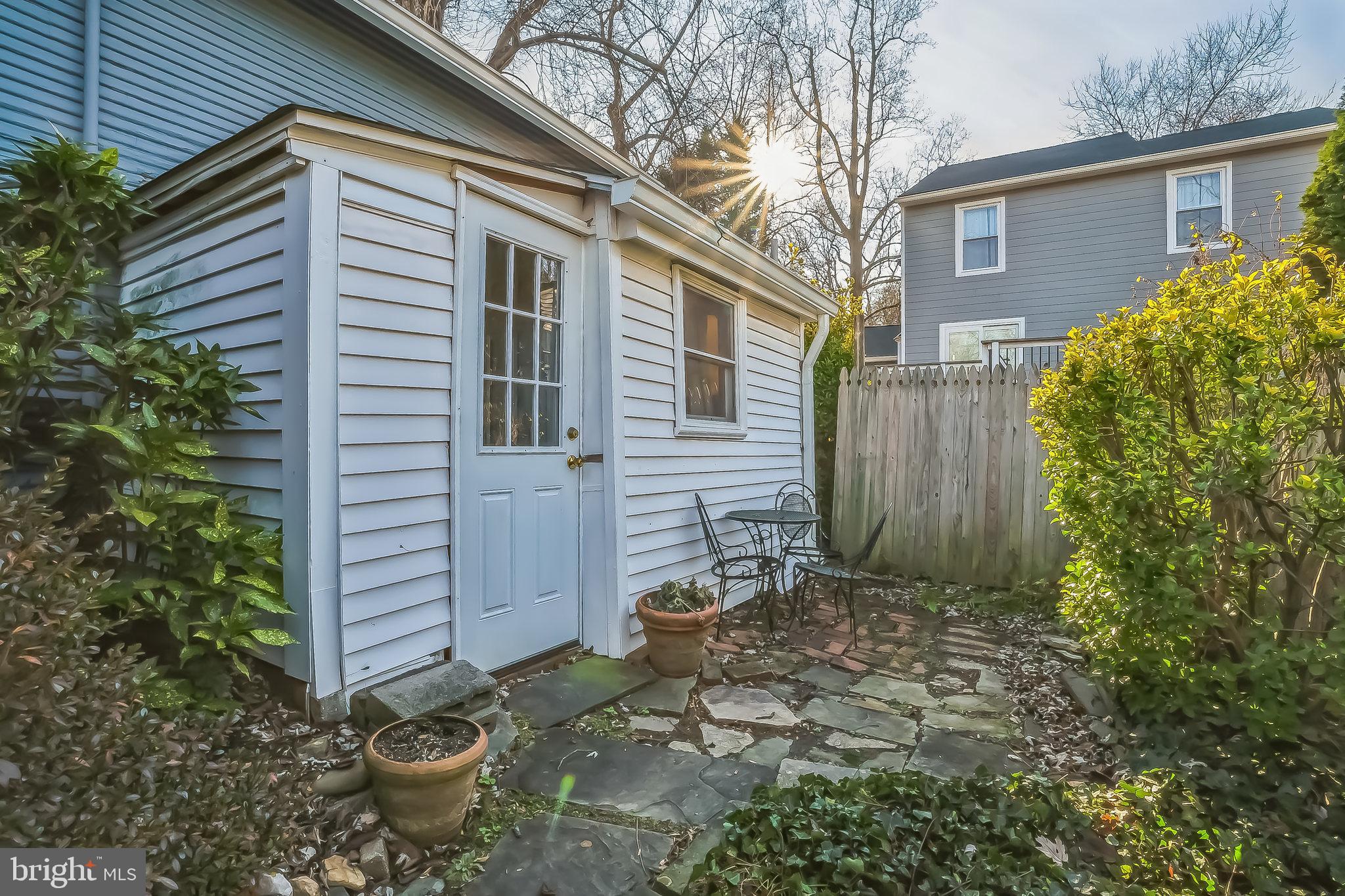 10210 Capitol View Avenue Silver Spring, MD 20910 - Photo 16 of 18