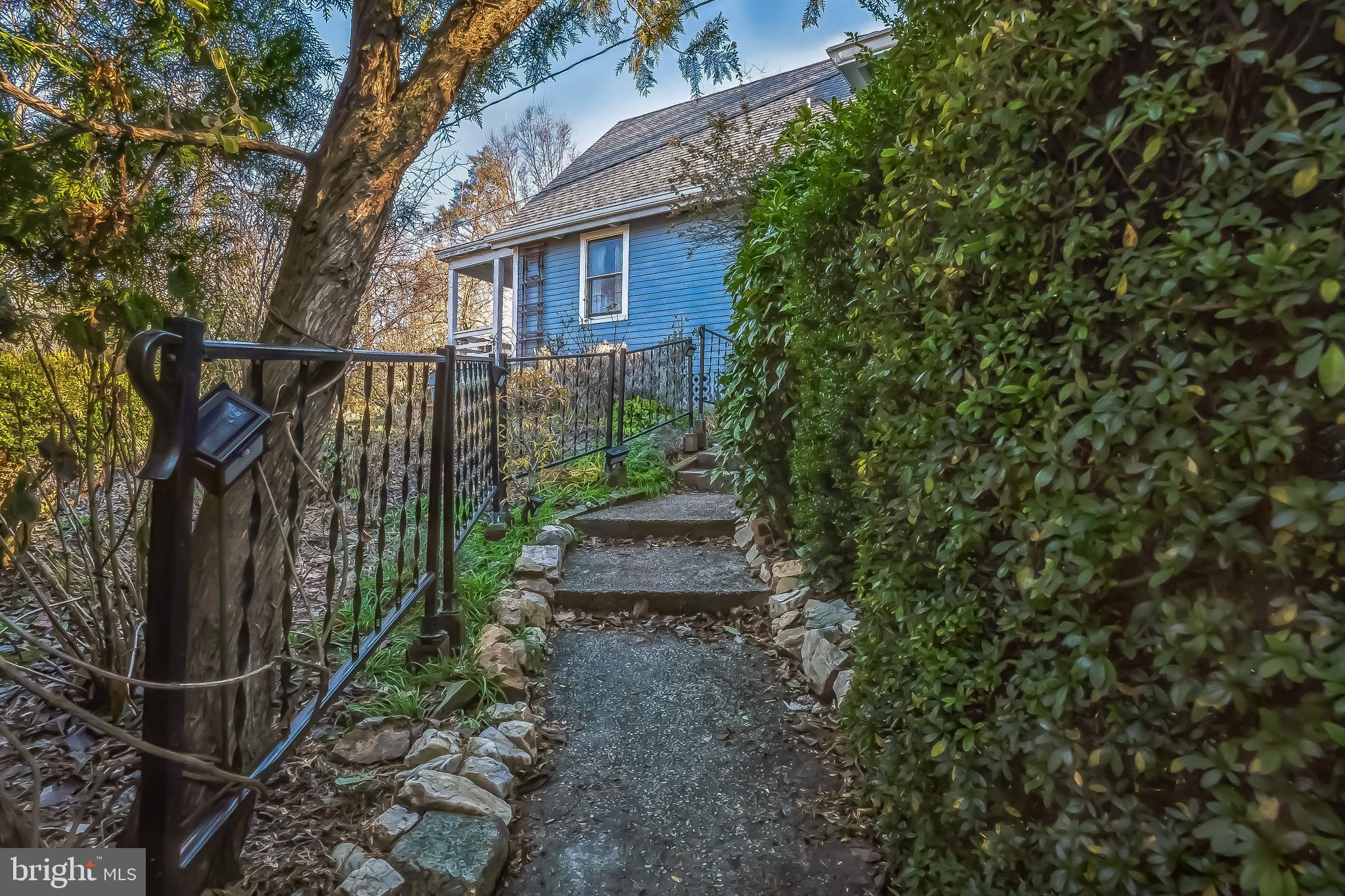 10210 Capitol View Avenue Silver Spring, MD 20910 - Photo 3 of 18