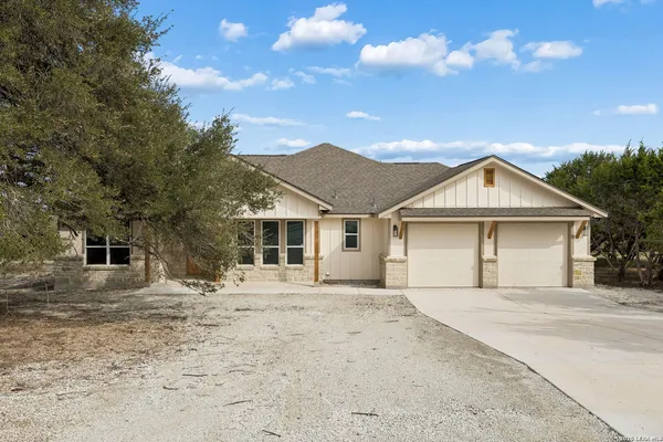 $484,900 | 1555 Birch Lane, Fischer, TX 78623