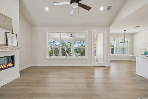 $484,900 | 1555 Birch Lane, Fischer, TX 78623