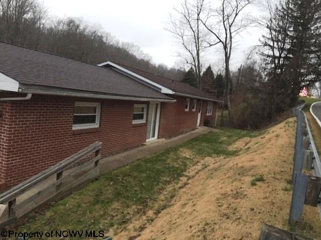 258 Country Club Road Clarksburg, WV 26301 - Photo 3 of 18 Gallery Image 3