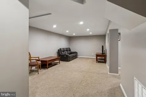 $1,100,000 | 12007 Titian Way, Potomac, MD 20854