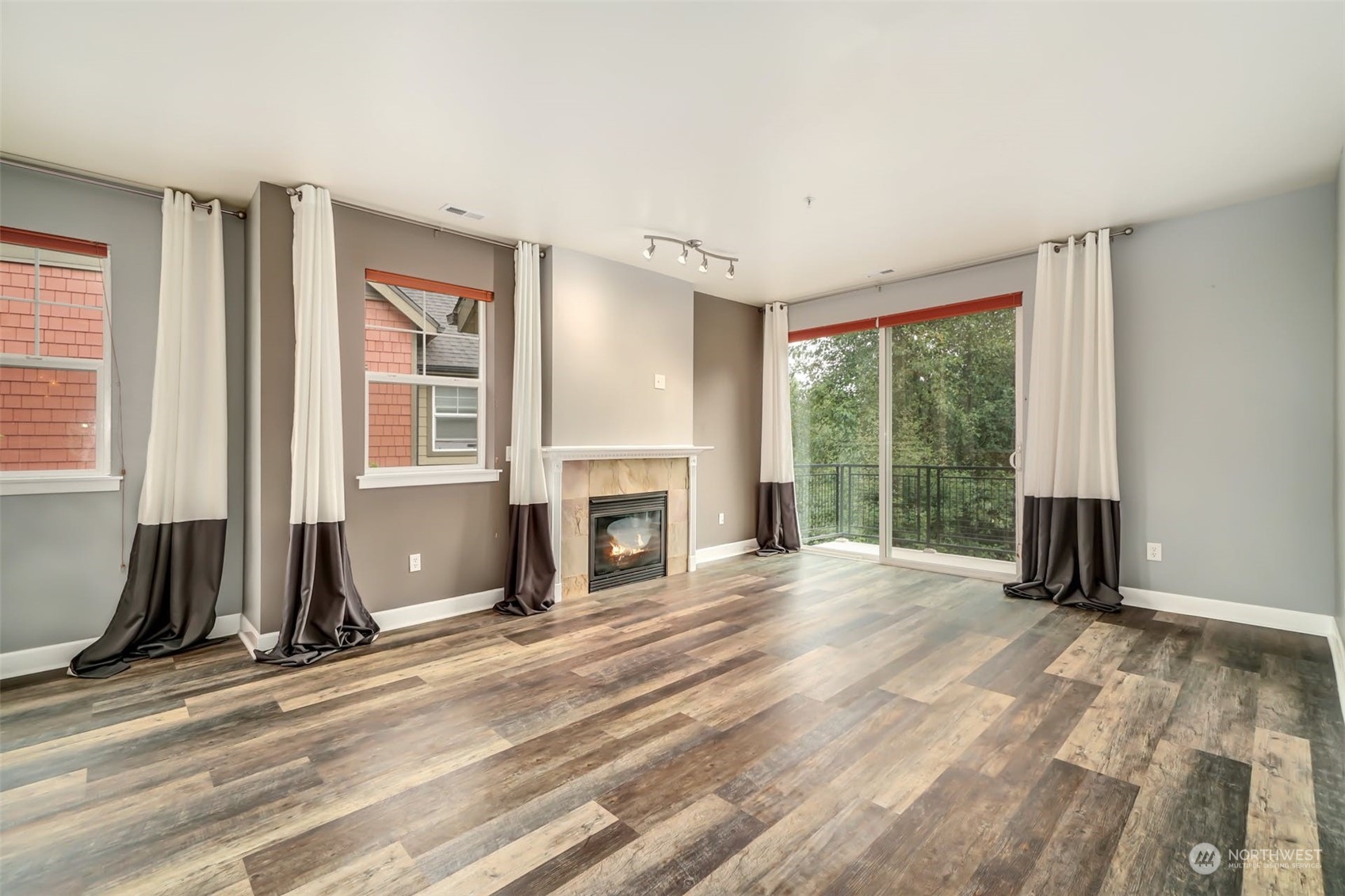 19102 20th Drive Southeast, Unit B201 Bothell, WA 98012 - Photo 4 of 20 Gallery Image 4