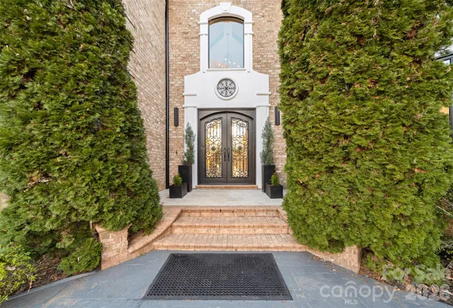a living room with lots of furniture and a rug