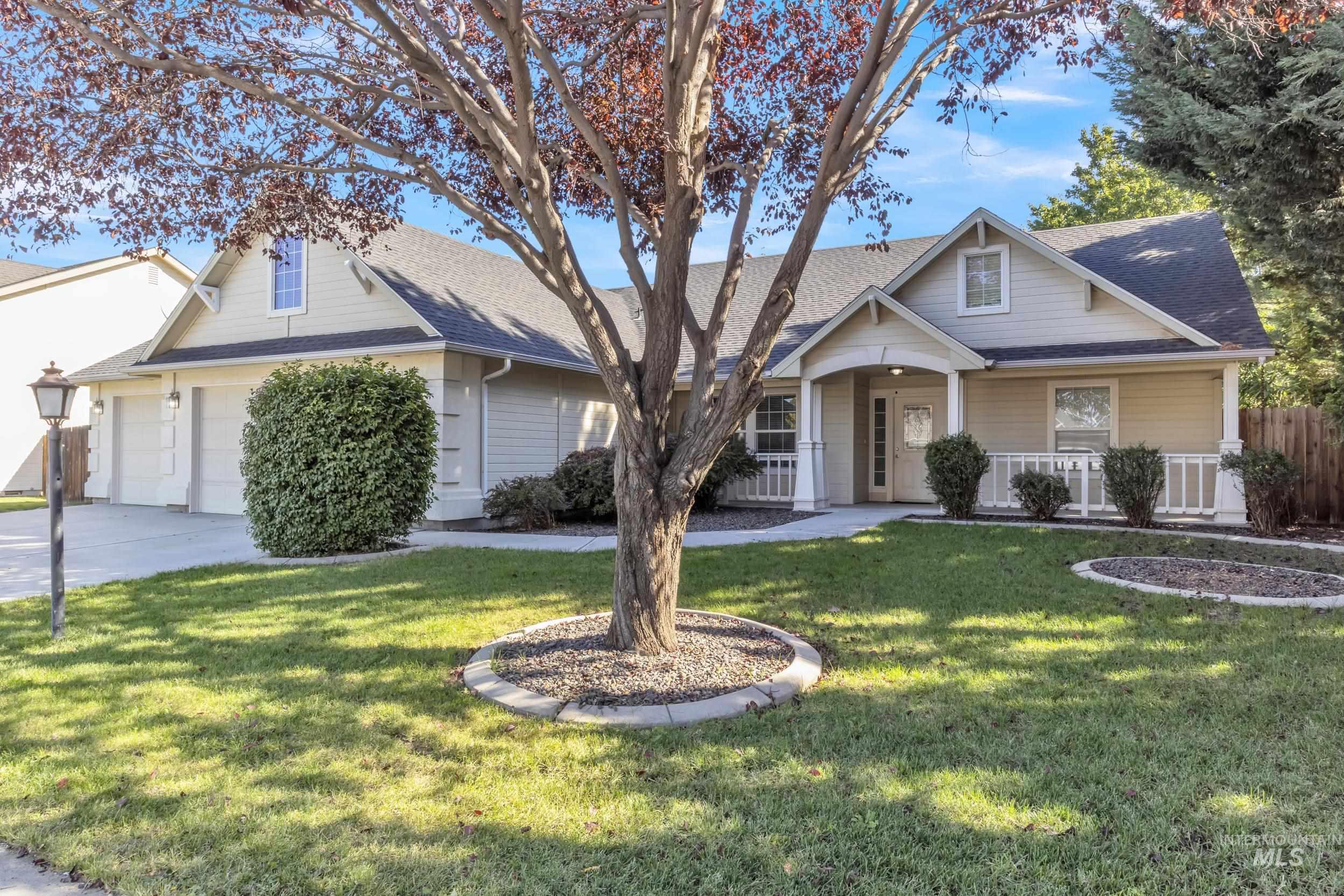 3886 North Price Way Meridian, ID 83646 - Photo 3 of 43