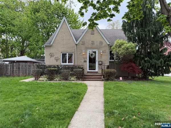 $3,300 | 71 Boulevard, Hasbrouck Heights, NJ 07604