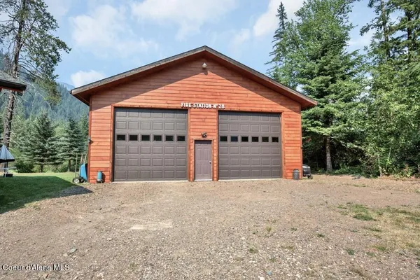 $1,200,000 | 300 Old Bull River Road, Noxon, MT 59853