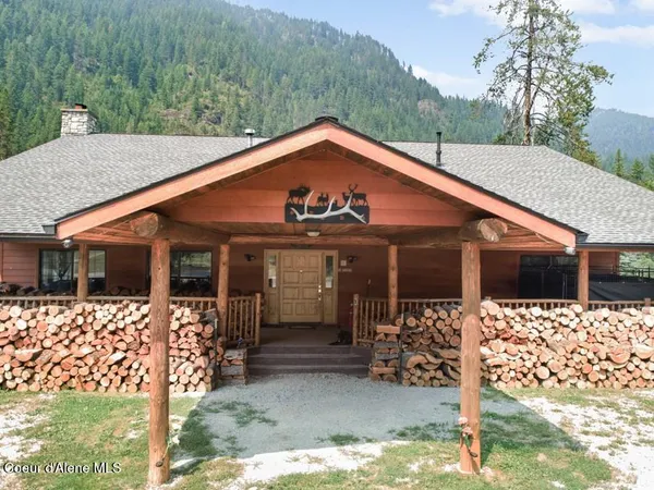 $1,200,000 | 300 Old Bull River Road, Noxon, MT 59853