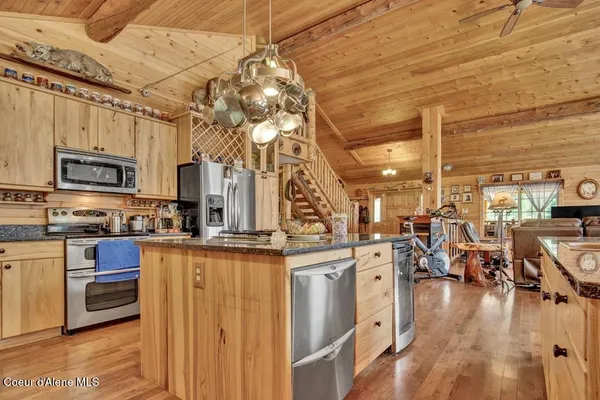 $1,200,000 | 300 Old Bull River Road, Noxon, MT 59853