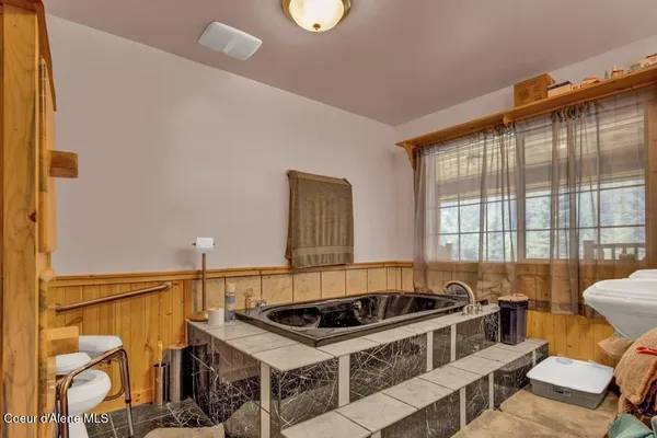$1,200,000 | 300 Old Bull River Road, Noxon, MT 59853