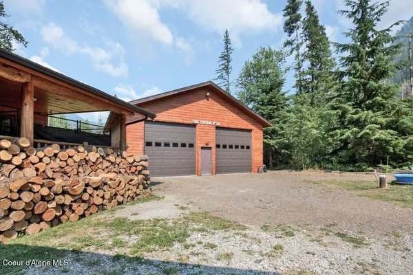 $1,200,000 | 300 Old Bull River Road, Noxon, MT 59853