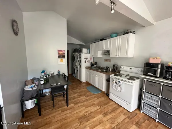 $1,200,000 | 300 Old Bull River Road, Noxon, MT 59853