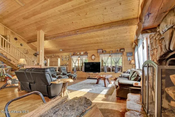 $1,200,000 | 300 Old Bull River Road, Noxon, MT 59853