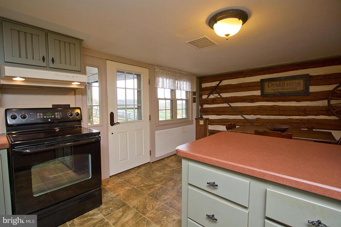 817 Disston View Drive Lititz, PA 17543 - Photo 12 of 47