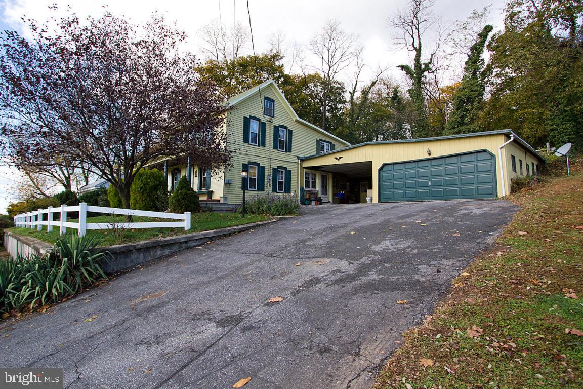 817 Disston View Drive Lititz, PA 17543 - Photo 4 of 47