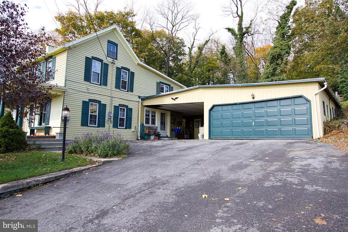 817 Disston View Drive Lititz, PA 17543 - Photo 5 of 47