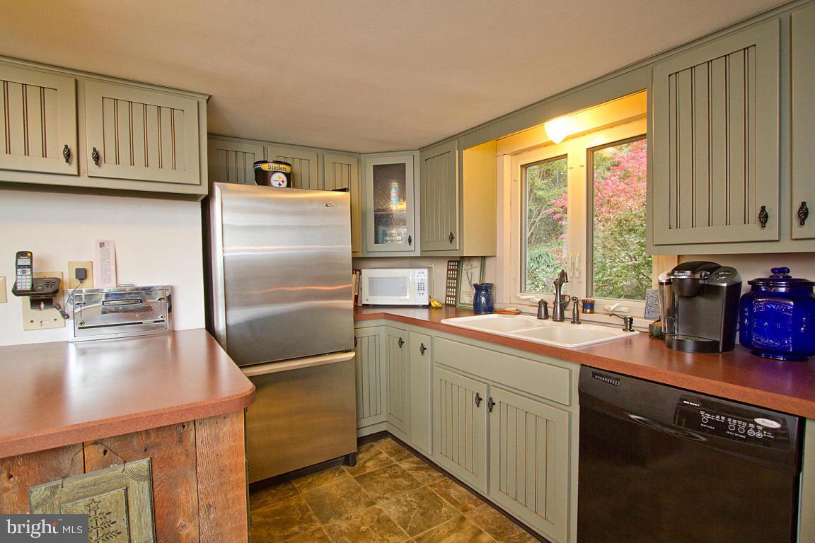 817 Disston View Drive Lititz, PA 17543 - Photo 9 of 47