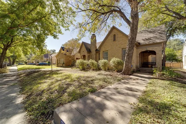 $1,450 | 3214 Greene Avenue, Fort Worth, TX 76109