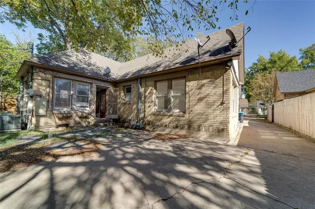$1,450 | 3214 Greene Avenue, Fort Worth, TX 76109