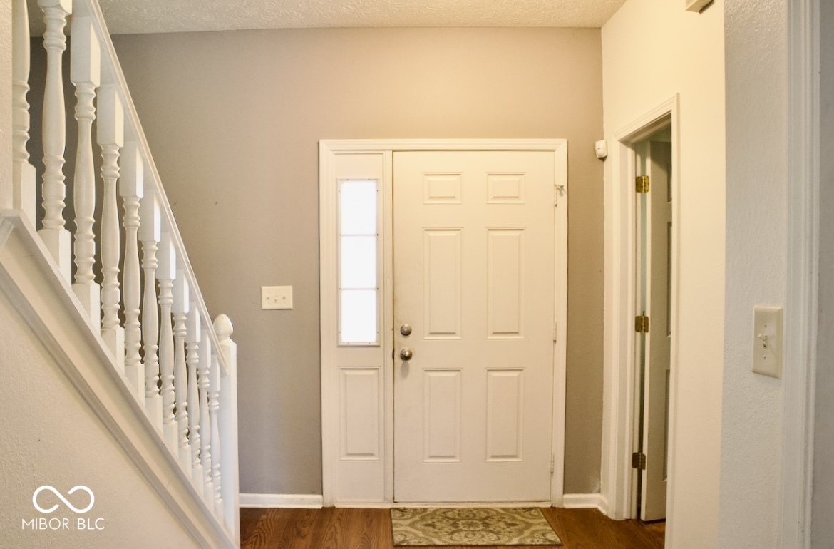 1831 Brook Crossing Way Indianapolis, IN 46229 - Photo 3 of 28