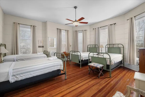 $449,500 | 501 West Moore Avenue, Moulton, TX 77975