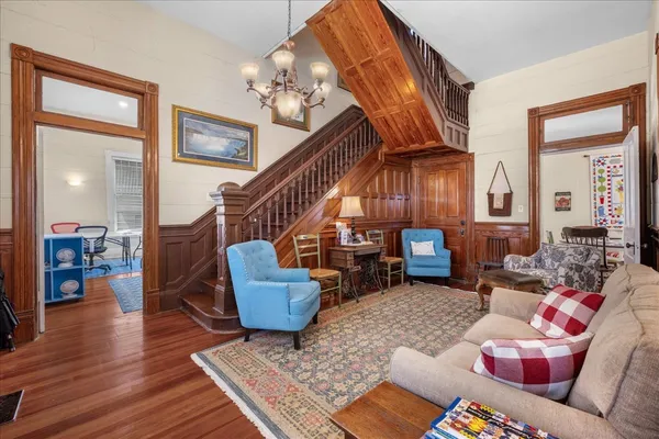 $449,500 | 501 West Moore Avenue, Moulton, TX 77975