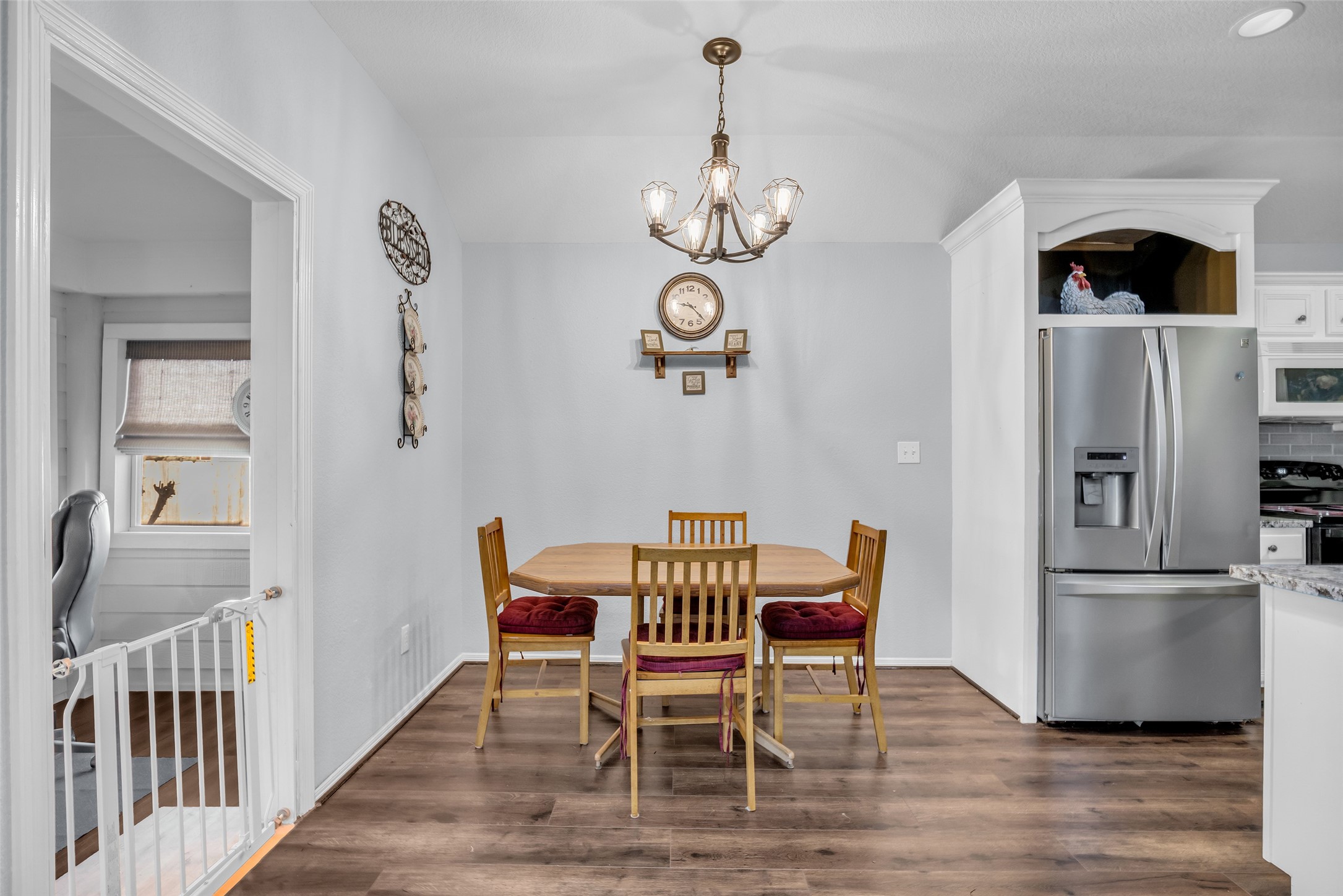 242 Sunset Path North Conroe, TX 77316 - Photo 19 of 37 Easy traffic flow from Living to Dining to Flex Space and Sunroom. 242 SUNSET PATH N - Request your tour today!