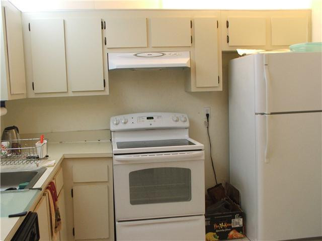 18761 Garbo Terrace, Unit 4 Boca Raton, FL 33496 - Photo 6 of 14 Kitchen