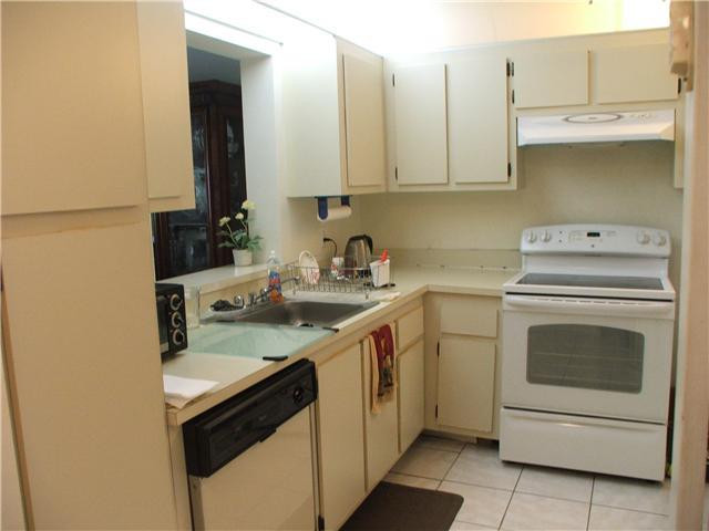 18761 Garbo Terrace, Unit 4 Boca Raton, FL 33496 - Photo 10 of 14 Kitchen
