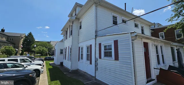 a view of outdoor space yard and patio