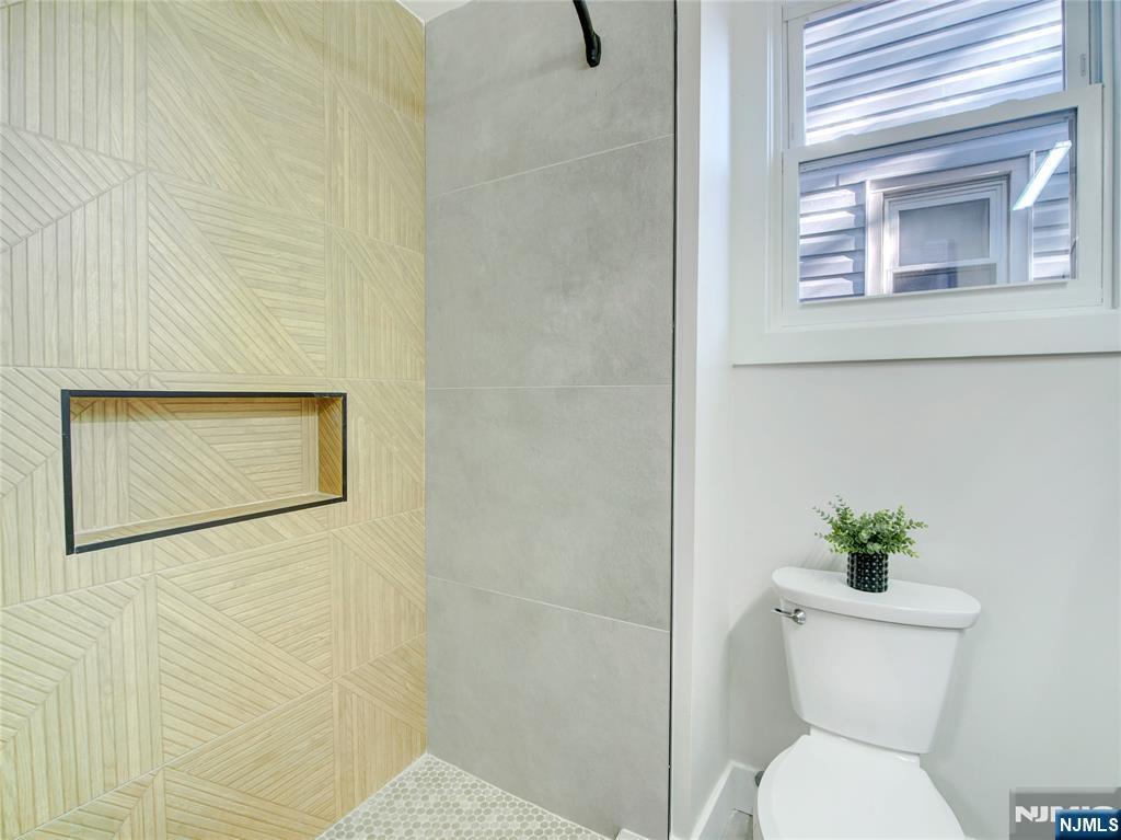 151 Madison Avenue Irvington, NJ 07111 - Photo 14 of 31