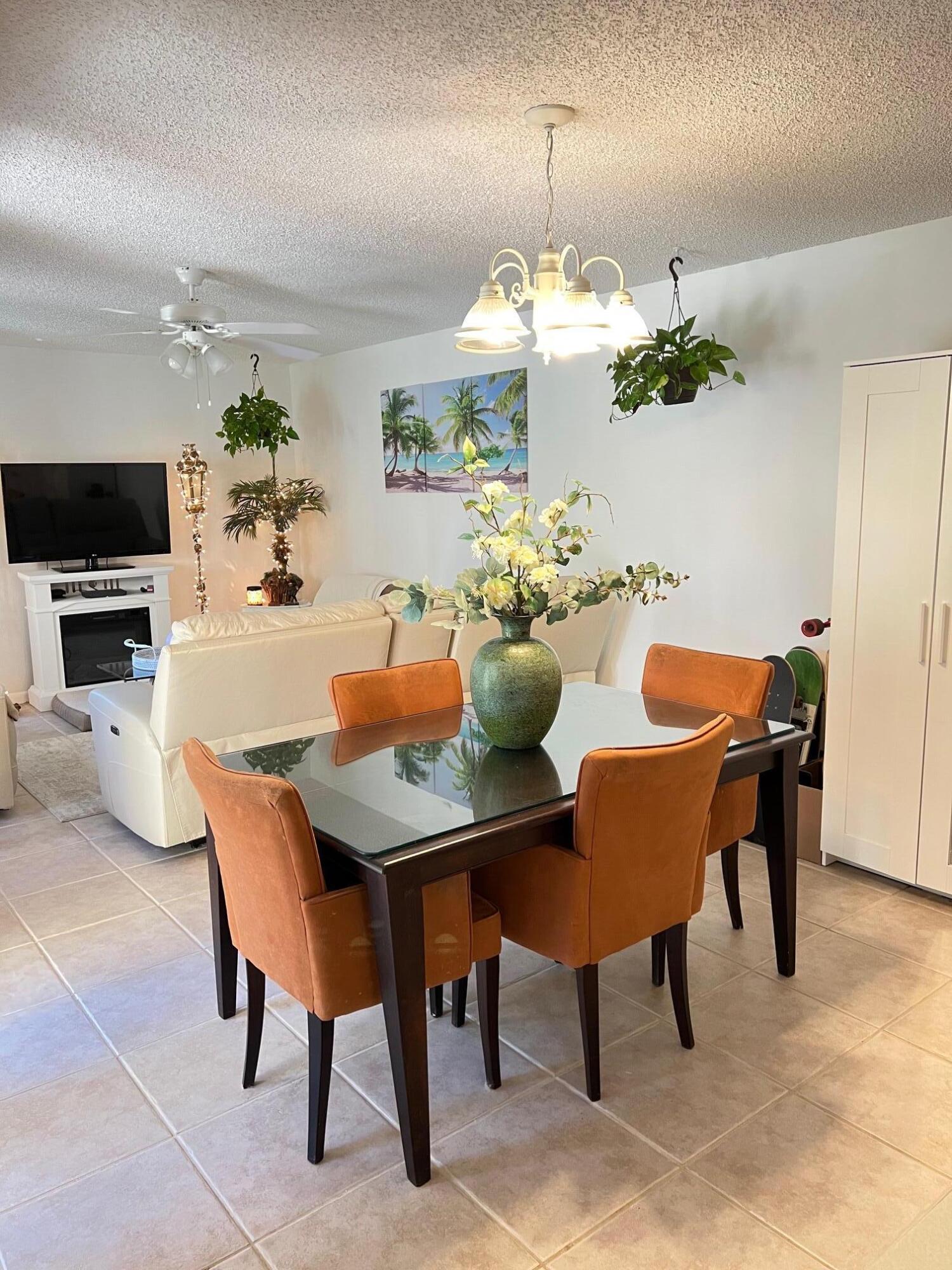 8104 Severn Drive, Unit C Boca Raton, FL 33433 - Photo 4 of 14 DINING ROOM