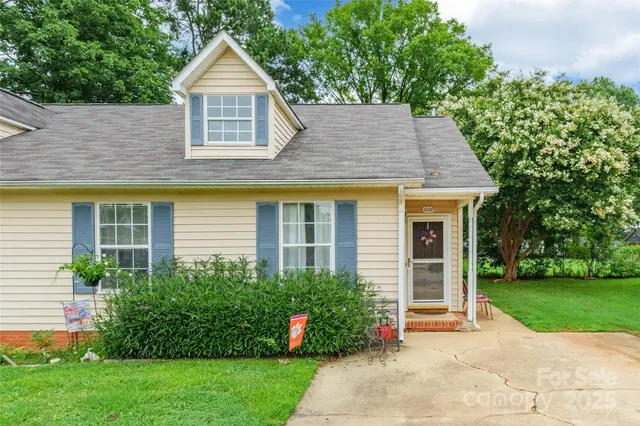 $159,900 | 1098 Farm Pond Lane, Rock Hill, SC 29732