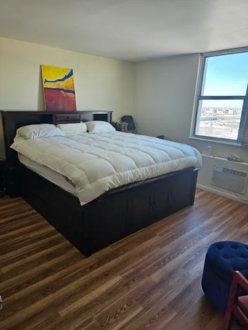 $60,000 | 4300 West Ford City Drive, Unit 1301, Chicago, IL 60652