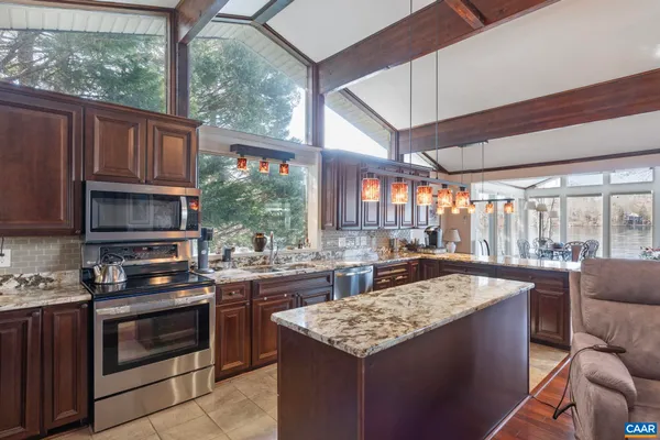 $1,150,000 | 7 Dover Court, Palmyra, VA 22963