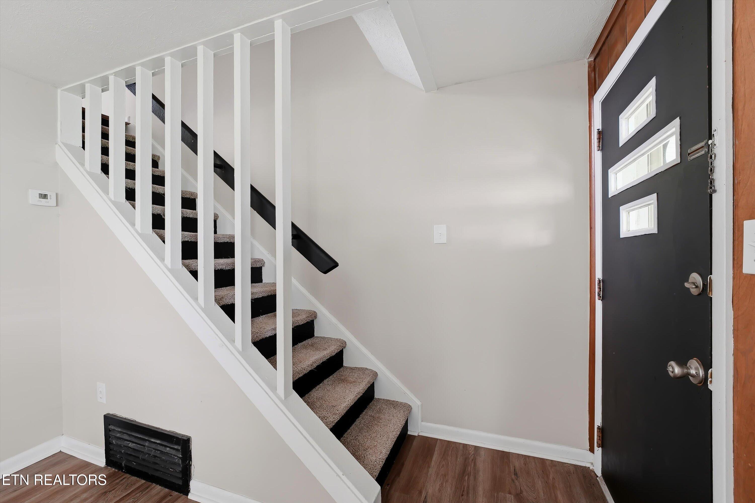 111 Tacoma Road, Unit 105 111 Oak Ridge, TN 37830 - Photo 2 of 13 16-105 Tacoma Rd-16